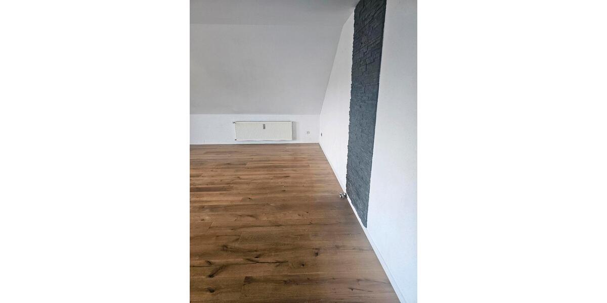 Dachgeschoßwohnung Windeck - 3 Zimmer, 85 m&sup2;, 980&euro; | Angebot:26044654