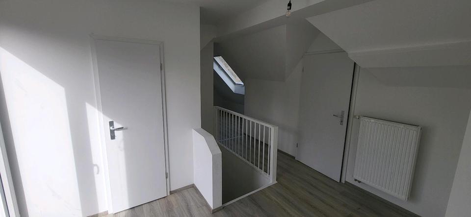 Etagenwohnung Engelskirchen - 4.5 Zimmer, 100 m&sup2;, 1.000&euro; | Angebot:25406261