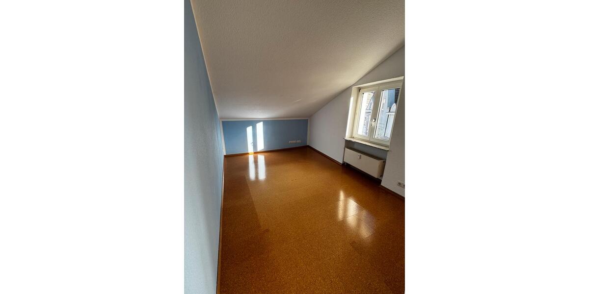 Dachgeschoßwohnung Lüdenscheid Staberg - 3 Zimmer, 96 m&sup2;, 750&euro; | Angebot:25234448