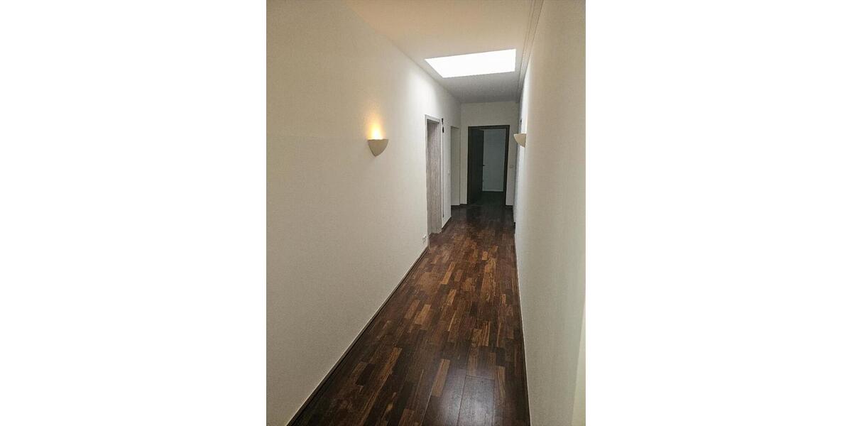 Etagenwohnung Reichshof - 4 Zimmer, 144 m&sup2;, 1.250&euro; | Angebot:25903369