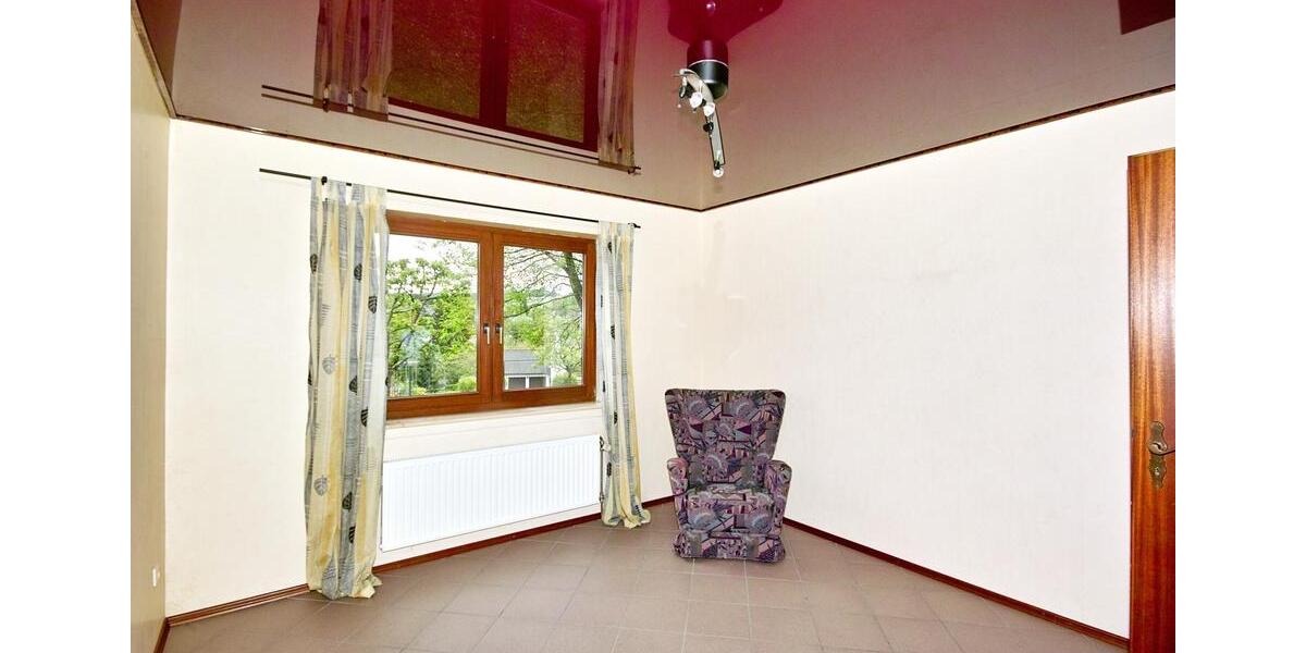 Einfamilienhaus Reichshof - 10 Zimmer, 240 m&sup2;, 499.999&euro; | Angebot:27014357
