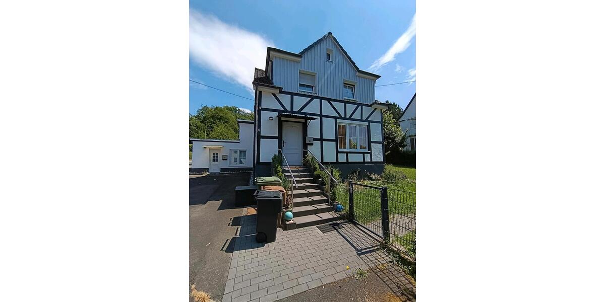 Einfamilienhaus Gummersbach Berstig Süd - 6 Zimmer, 130 m&sup2;, 375.000&euro; | Angebot:27083352