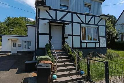 Haus Gummersbach Berstig Süd - 6 Zimmer, 130 m&sup2;, 375.000&euro; | Angebot:27083352