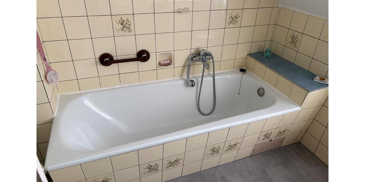 Dachgeschoßwohnung Gummersbach Berstig Süd - 4 Zimmer, 108 m&sup2;, 900&euro; | Angebot:27543516