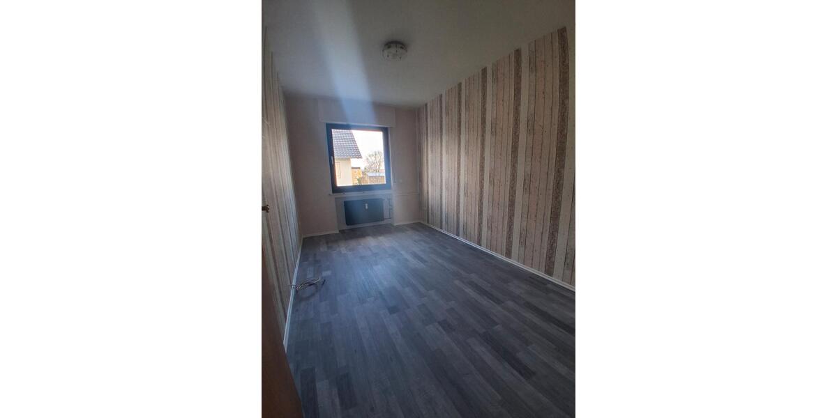 Etagenwohnung Wiehl - 4 Zimmer, 101 m&sup2;, 960&euro; | Angebot:26019155