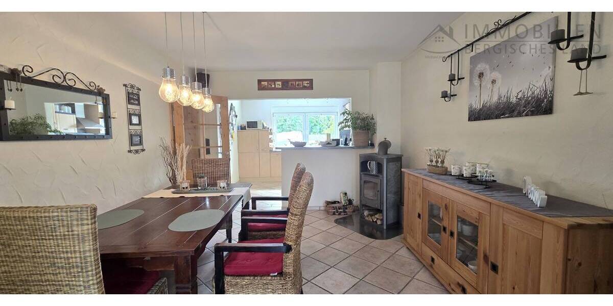 Reihenendhaus Hückeswagen Innenstadt - 4 Zimmer, 110 m&sup2;, 325.000&euro; | Angebot:25675573