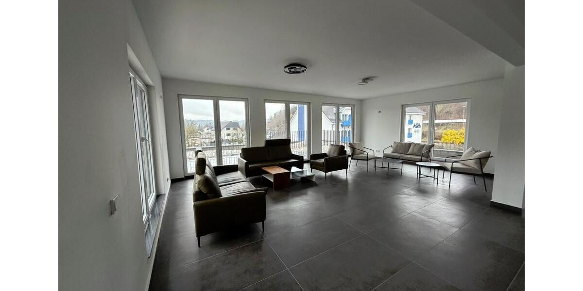 Einfamilienhaus Gummersbach Berstig Süd - 2 Zimmer, 200 m&sup2;, 1.800&euro; | Angebot:25646834