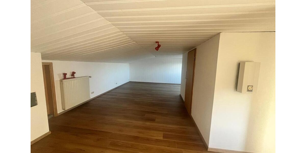 Etagenwohnung Windeck - 5 Zimmer, 125 m&sup2;, 1.000&euro; | Angebot:26051271