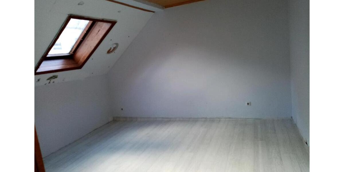 Etagenwohnung Gummersbach Berstig Süd - 4 Zimmer, 95 m&sup2;, 1.100&euro; | Angebot:25991546