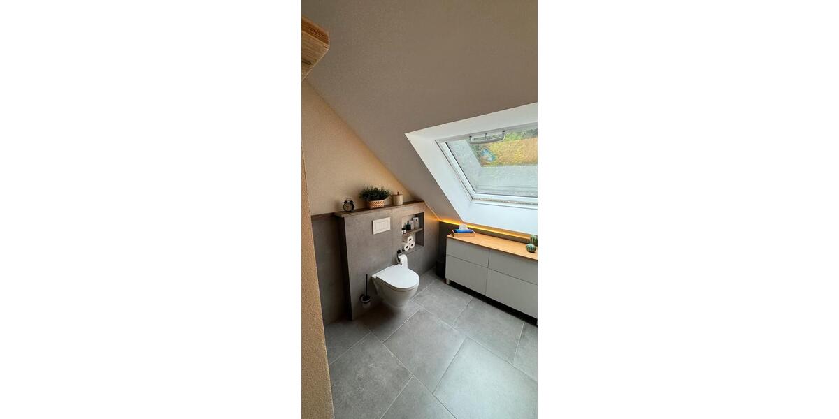 Dachgeschoßwohnung Gummersbach Berstig Süd - 3 Zimmer, 80 m&sup2;, 1.385&euro; | Angebot:27542049