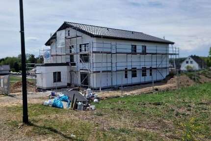 Haus Waldbröl - 4 Zimmer, 130 m&sup2;, 1.500&euro; | Angebot:26460699