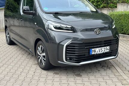 Toyota Proace (Verso) 2.299 km 45.490 &euro; Lüdenscheid 58511