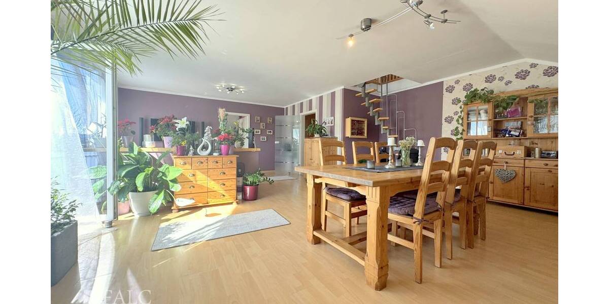 Etagenwohnung Ruppichteroth Schönenberg - 4 Zimmer, 134 m&sup2;, 339.000&euro; | Angebot:25739541