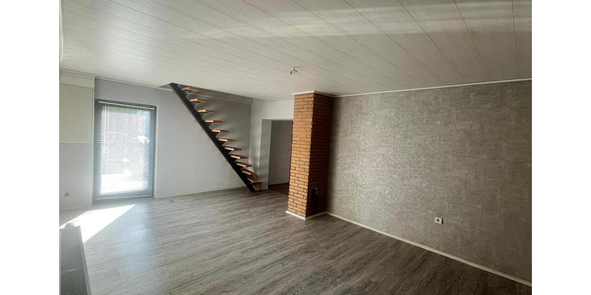 Etagenwohnung Windeck - 5 Zimmer, 125 m&sup2;, 1.000&euro; | Angebot:26051271