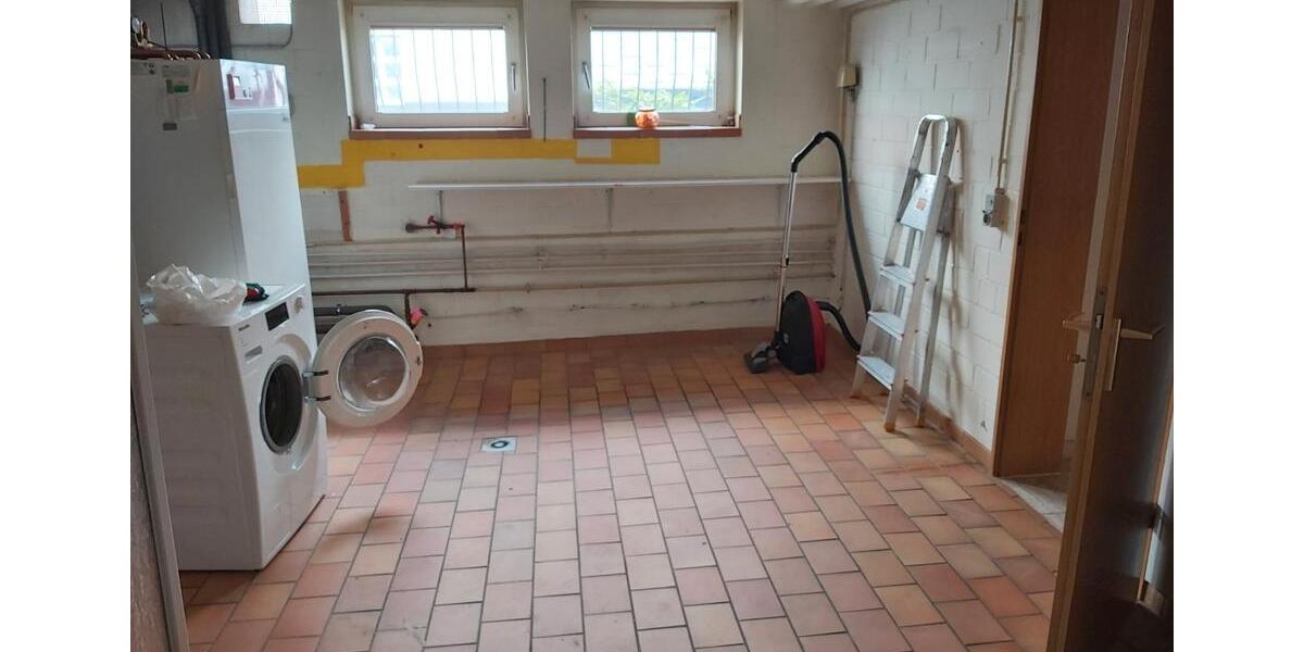 Terrassenwohnung Wermelskirchen - 5 Zimmer, 144 m&sup2;, 350.000&euro; | Angebot:27168179