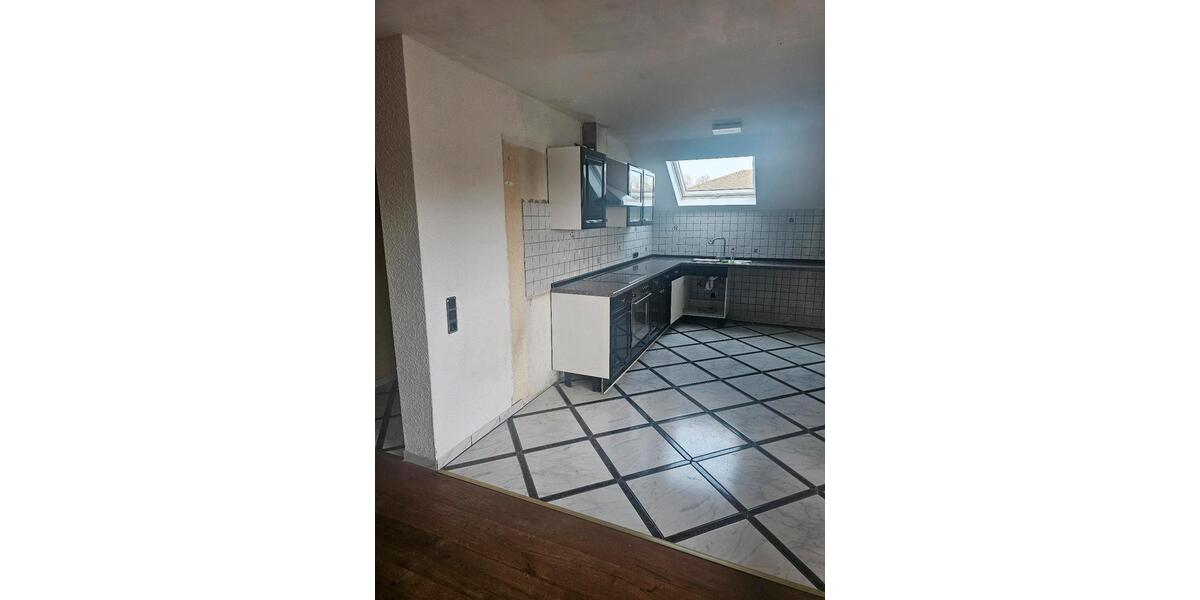 Dachgeschoßwohnung Windeck - 3 Zimmer, 85 m&sup2;, 980&euro; | Angebot:26044654