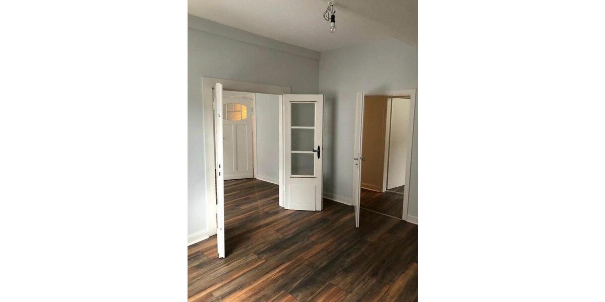 Dachgeschoßwohnung Overath - 4 Zimmer, 90 m&sup2;, 875&euro; | Angebot:25842768