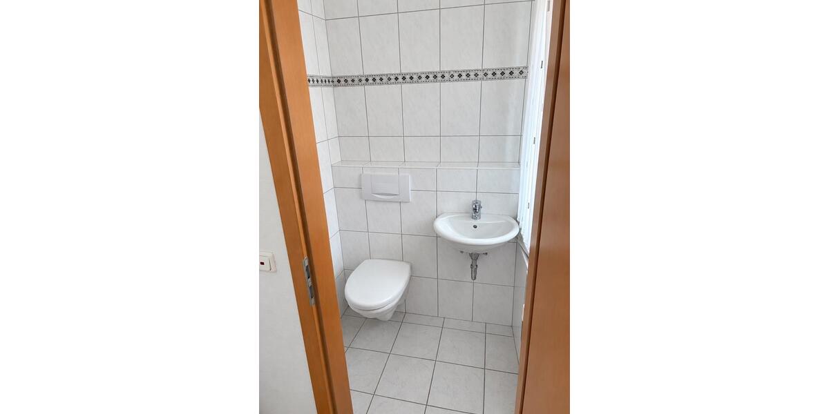 Erdgeschoßwohnung Wenden - 2 Zimmer, 92 m&sup2;, 1.070&euro; | Angebot:27619602