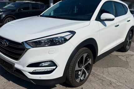 Hyundai TUCSON 175.000 km 12.790 &euro; Halver 58553