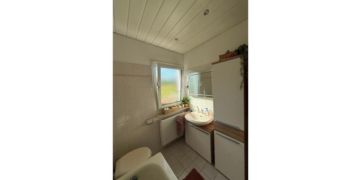 Etagenwohnung Nümbrecht - 3 Zimmer, 93 m&sup2;, 1.000&euro; | Angebot:27583782