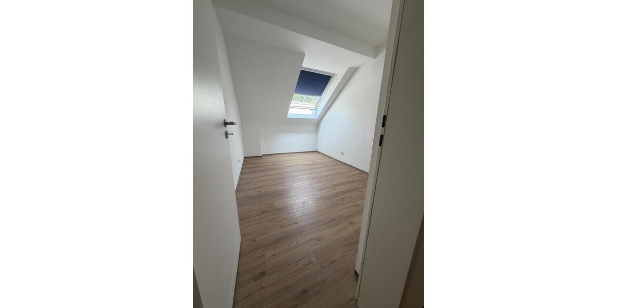 Dachgeschoßwohnung Marienheide - 4 Zimmer, 78 m&sup2;, 820&euro; | Angebot:27539627