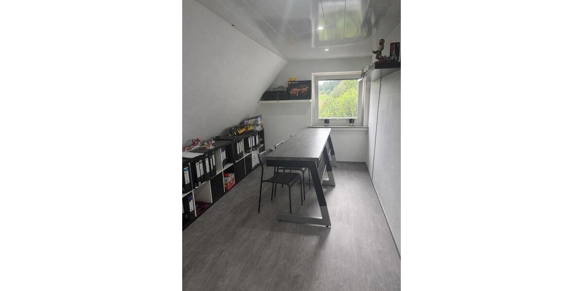 Einfamilienhaus Olpe - 10 Zimmer, 130 m&sup2;, 360.000&euro; | Angebot:27108859