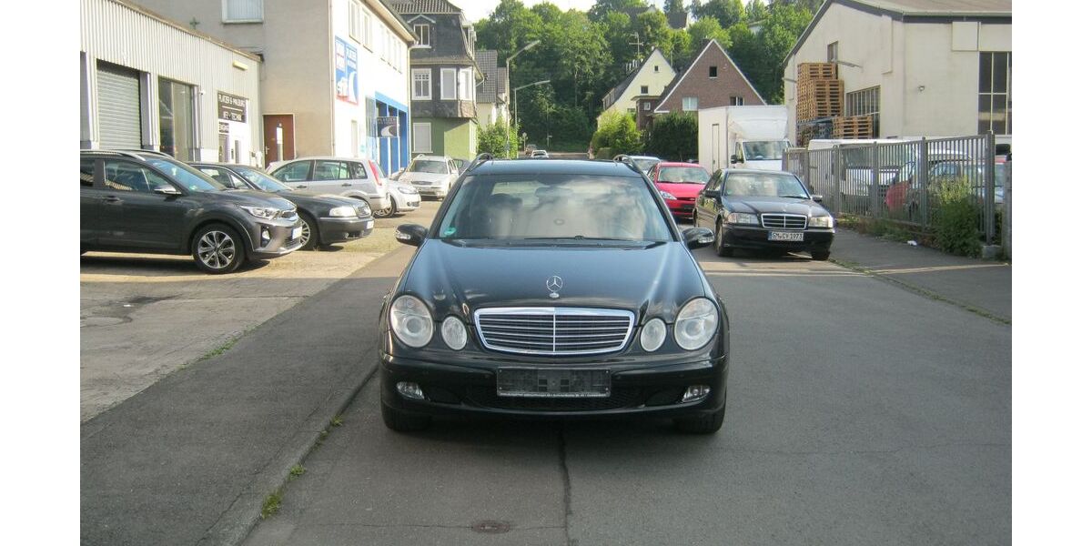 Mercedes-Benz E 220 280.000 km 1.999 &euro; Bergneustadt 51702