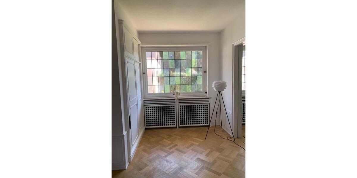 Villa Gummersbach - 6 Zimmer, 250 m&sup2;, 2.150&euro; | Angebot:25216498