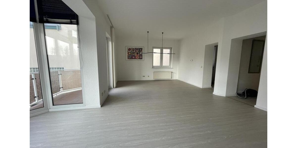Etagenwohnung Gummersbach - 2 Zimmer, 83 m&sup2;, 700&euro; | Angebot:25417283