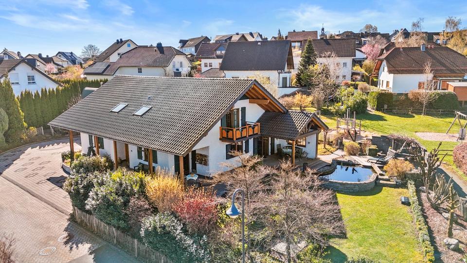 Einfamilienhaus Wenden - 7 Zimmer, 221 m&sup2;, 669.000&euro; | Angebot:26251739