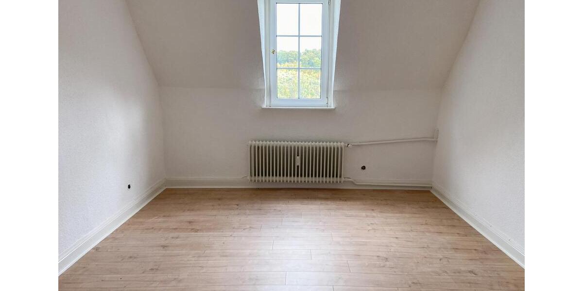 Dachgeschoßwohnung Morsbach - 4 Zimmer, 155 m&sup2;, 1.000&euro; | Angebot:23181341