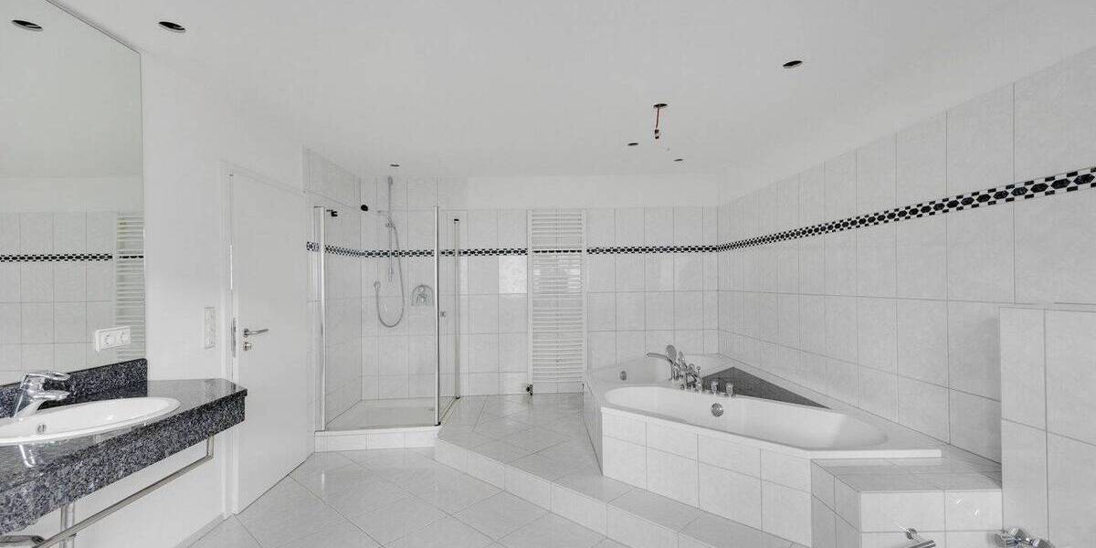 Einfamilienhaus Halver - 1 Zimmer, 385 m&sup2;, 930.000&euro; | Angebot:26008369