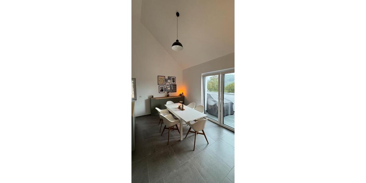 Dachgeschoßwohnung Gummersbach Berstig Süd - 3 Zimmer, 80 m&sup2;, 1.385&euro; | Angebot:27542049