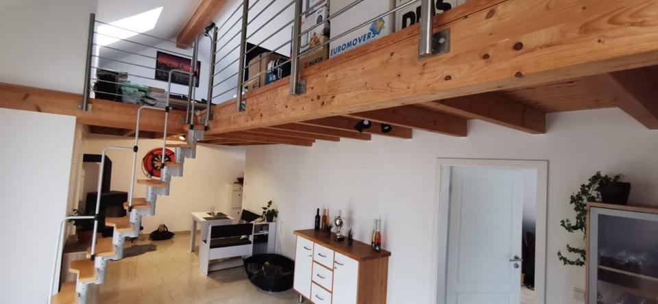 Dachgeschoßwohnung Bergneustadt - 3 Zimmer, 85 m&sup2;, 900&euro; | Angebot:25221209