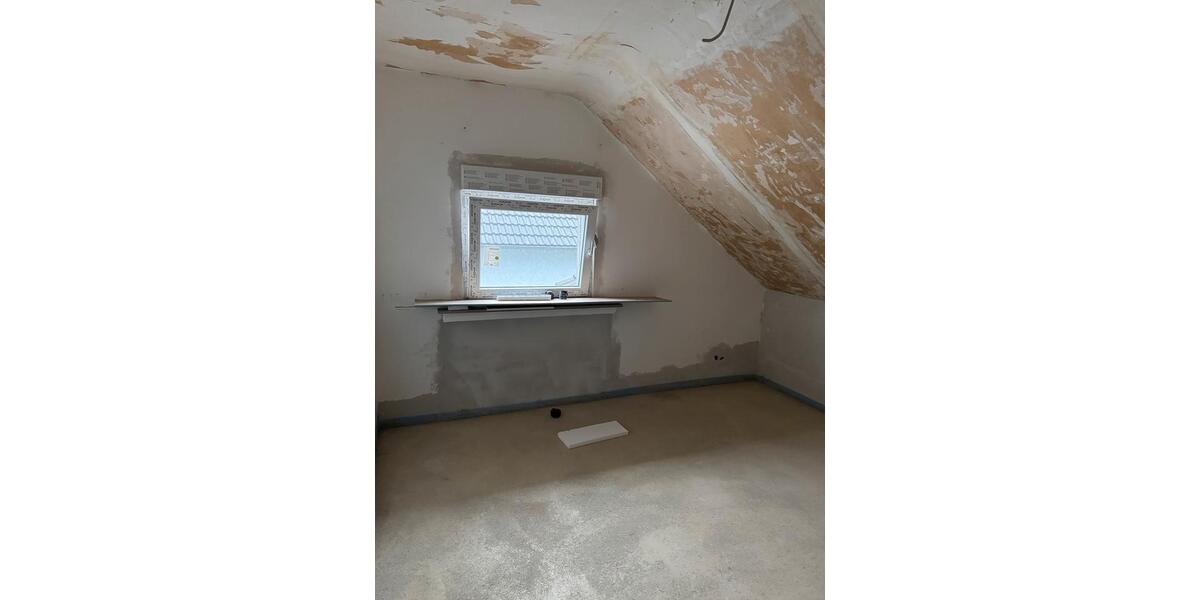 Dachgeschoßwohnung Overath - 3 Zimmer, 65 m&sup2;, 1.100&euro; | Angebot:23757466