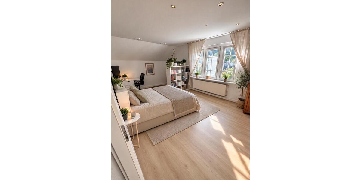 Dachgeschoßwohnung Gummersbach Berstig Süd - 3 Zimmer, 122 m&sup2;, 1.050&euro; | Angebot:27590817