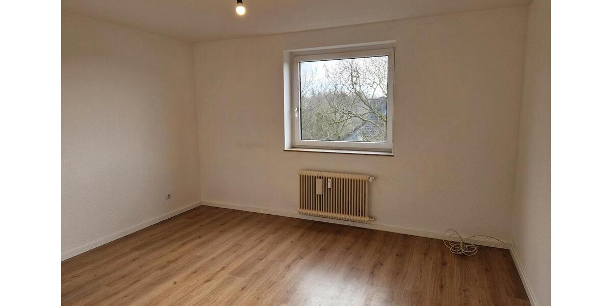 Etagenwohnung Bergneustadt - 3 Zimmer, 79 m&sup2;, 595&euro; | Angebot:24802216