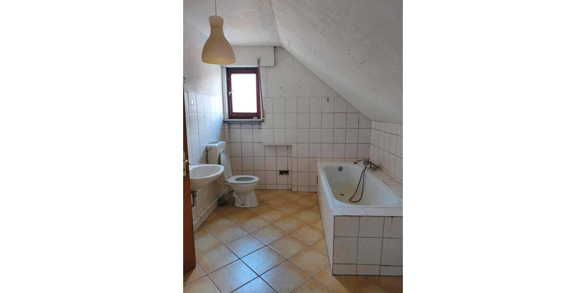 Einfamilienhaus Windeck - 15 Zimmer, 370 m&sup2;, 350.000&euro; | Angebot:26007677