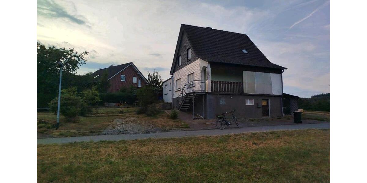 Einfamilienhaus Wenden - 7 Zimmer, 130 m&sup2;, 200.000&euro; | Angebot:27252221