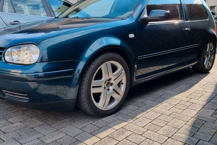 VW Golf 273.000 km 2.333 &euro; Wiehl 51674
