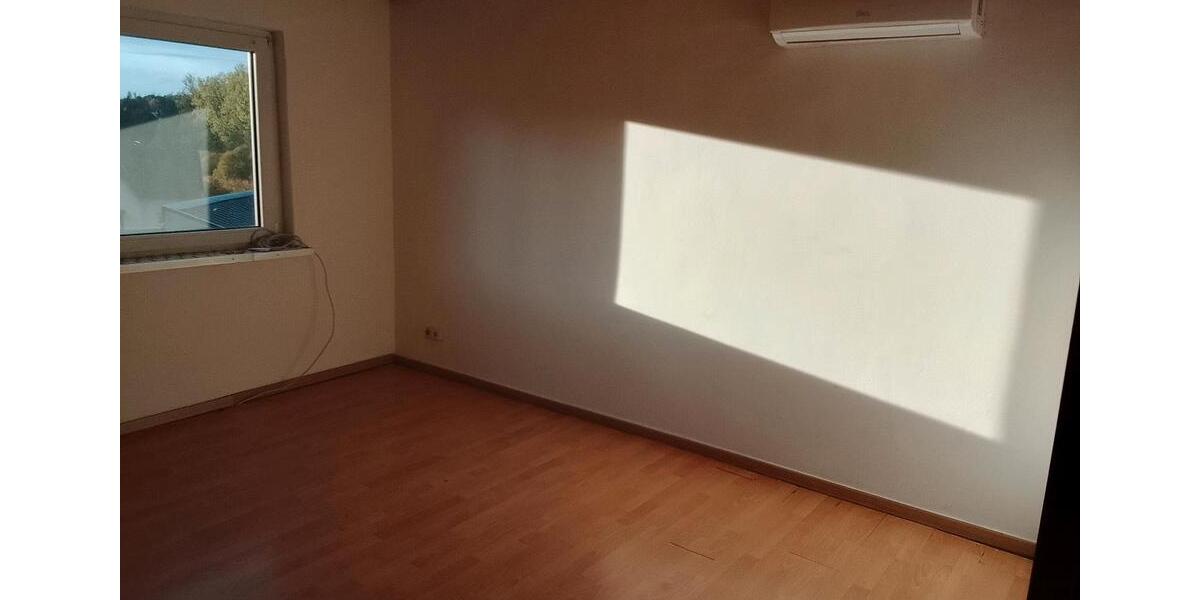 Etagenwohnung Marienheide - 5 Zimmer, 120 m&sup2;, 1.350&euro; | Angebot:27580971