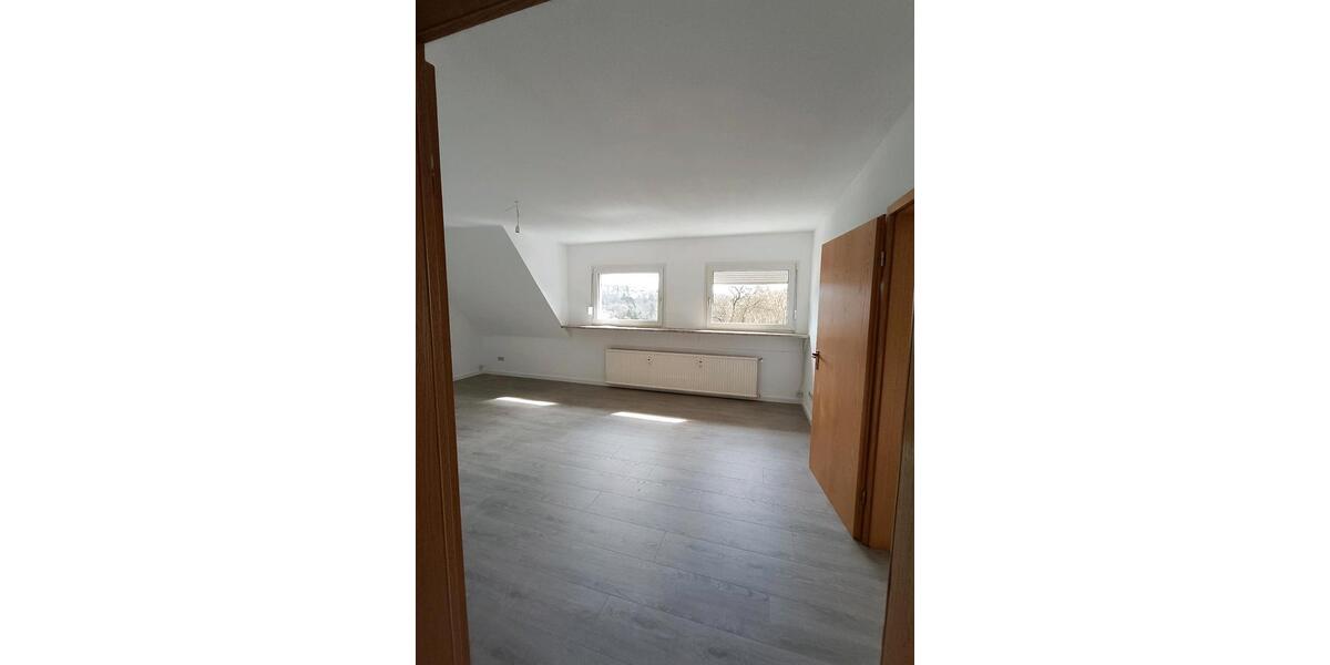 Dachgeschoßwohnung Gummersbach Berstig Süd - 4 Zimmer, 85 m&sup2;, 850&euro; | Angebot:25900207