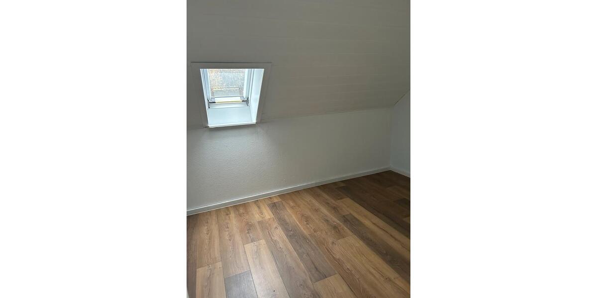 Dachgeschoßwohnung Morsbach - 3 Zimmer, 95 m&sup2;, 700&euro; | Angebot:25858710