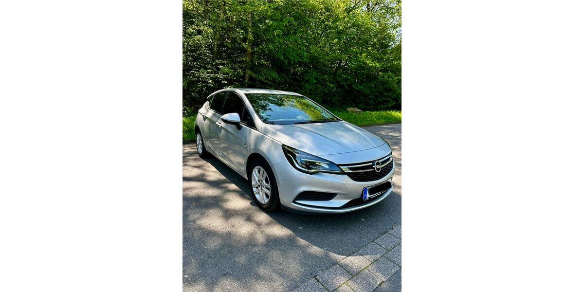 Opel Astra 74.000 km 9.299 &euro; Gummersbach 51645