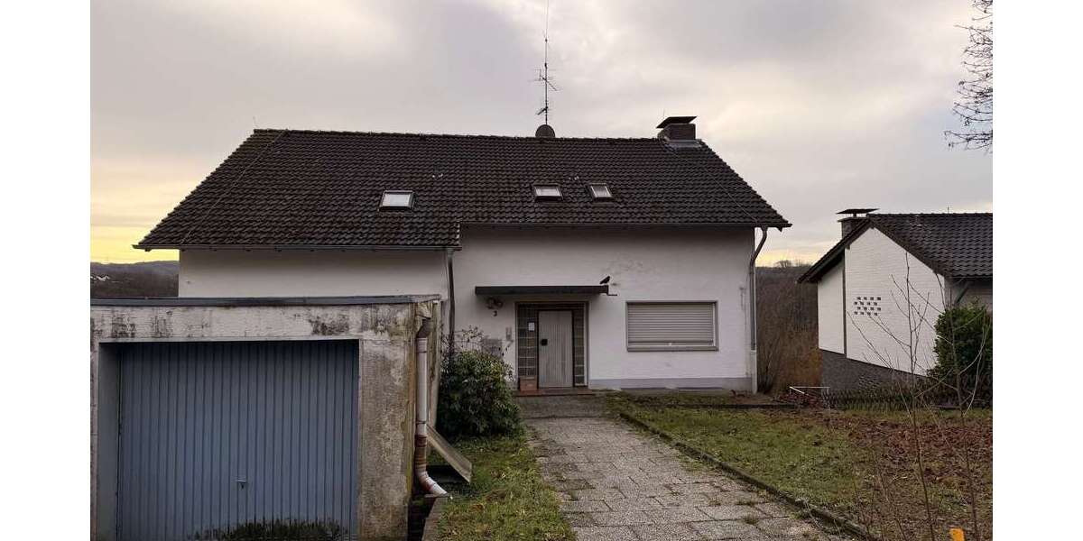 Einfamilienhaus Windeck - 11 Zimmer, 331 m&sup2;, 335.000&euro; | Angebot:25840120