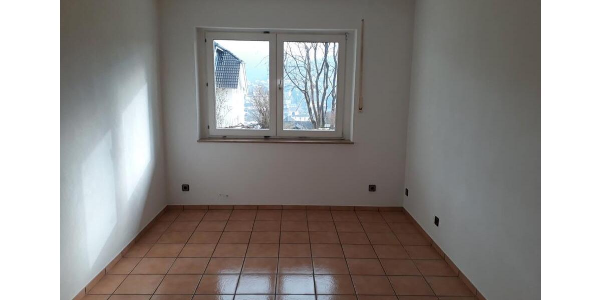 Erdgeschoßwohnung Plettenberg - 3 Zimmer, 90 m&sup2;, 650&euro; | Angebot:27549098