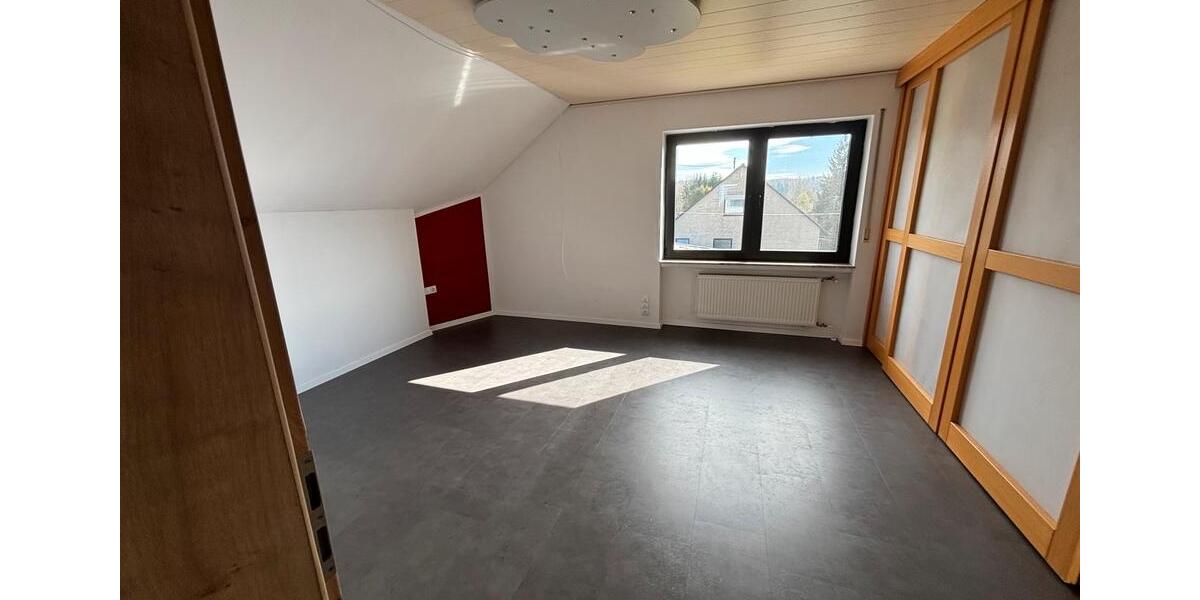 Einfamilienhaus Windeck - 4 Zimmer, 115 m&sup2;, 1.300&euro; | Angebot:25352182
