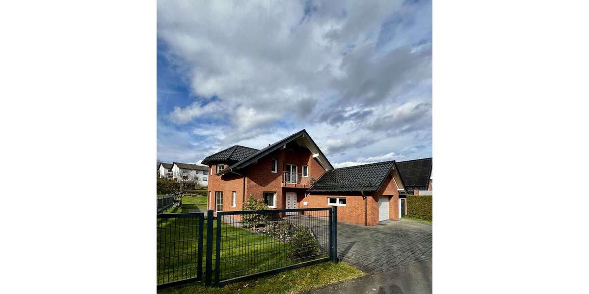 Einfamilienhaus Waldbröl - 4 Zimmer, 145 m&sup2;, 1.689&euro; | Angebot:25982395