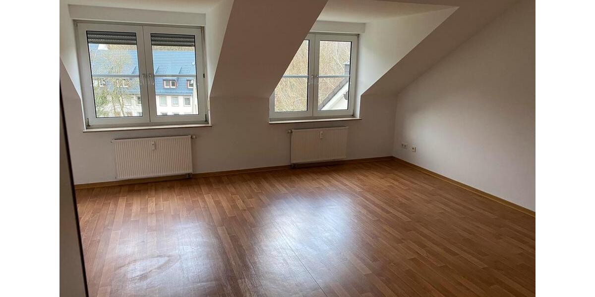 Dachgeschoßwohnung Plettenberg - 3 Zimmer, 75 m&sup2;, 425&euro; | Angebot:26367430