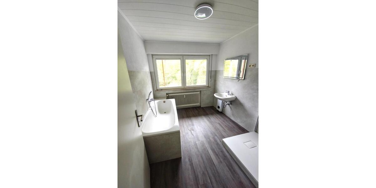 Etagenwohnung Reichshof - 3 Zimmer, 84 m&sup2;, 750&euro; | Angebot:27532791